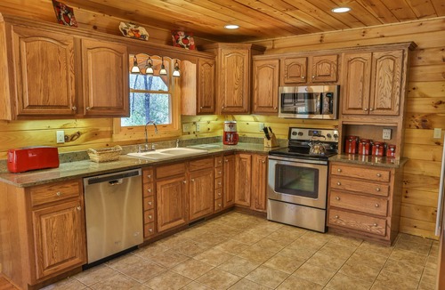 Morganton House | VeryPrivate!5Bed Spacious Lodge❤Reconnect,Hot Tub, FirePit,GameRoom,Pet Friendly