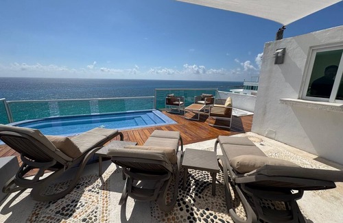 Zona Hotelera Condo | VRBO Premier Host – Private Pools - 6BR/5Bth – Beachfront – Penthouse Combo #204