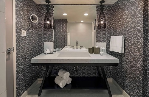 Dupont Circle Hotel | Workspace-Friendly DC Stay Near Metro & Local Eats | 4 Units
