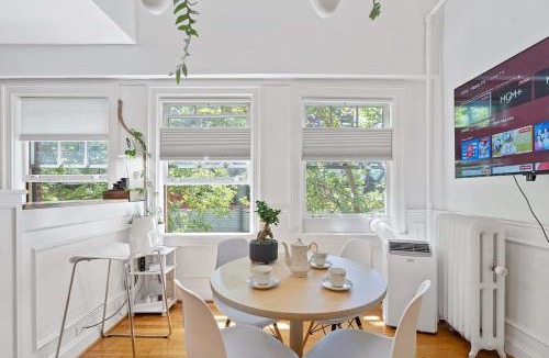 Belltown Apartment | Zen Gem Studio Downtown
