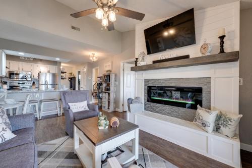 1 Mi to Silver Dollar City: Branson West Condo in Branson West