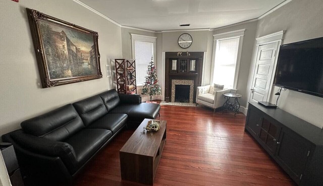 1st Capitol Mansion - Suite 302 in Saint Charles