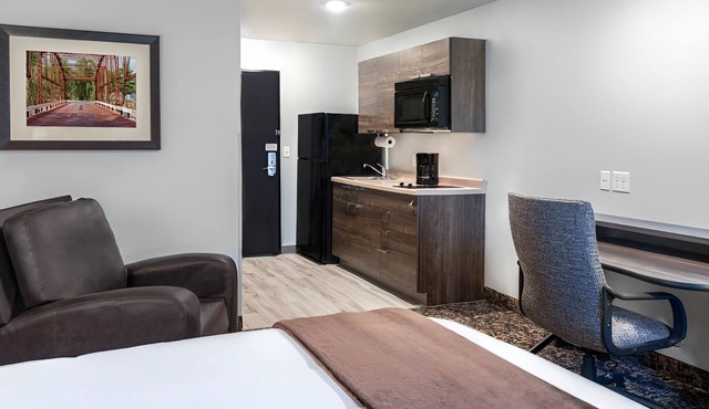 2 Clean Rooms with All the Essentials You Need Near Dahlgren Heritage Museum in King George County