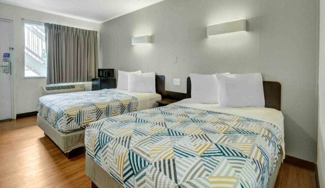 2 Queen Beds | Non-Smoking in LIMA