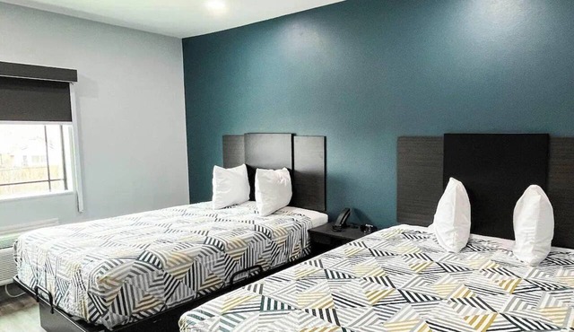 2 Stylish Accommodations Great for Adventure Seekers | Free On-Site Parking! in Houston