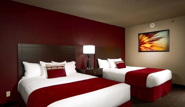 2 x Sedona River View Queen Non Smoking Room at Edgewater Casino Resort in Laughlin