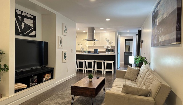 2BR Suite in a Charming Home by Lake Washington! Walk to town center. in Lake Forest Park