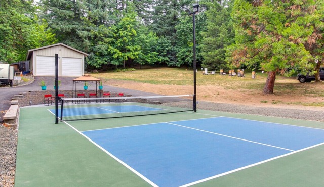 3-Acre Retreat w Fire Pit, Pickleball & Gazebo in Springfield