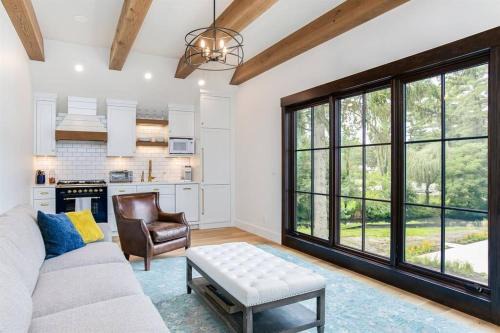 3 BR 2 BA Loft at Fr. Sorin's w/Paddle Tennis in South Bend