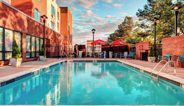 3 Suites Ideal for Weekend Getaways with Family & Friends | Free Breakfast in Macon