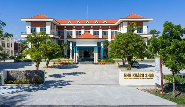 359 Beach Hotel