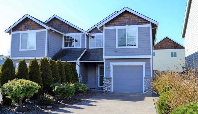 3BR/2Bath Upscale Duplex Close to Beach, Town, and Convention Center in Seaside