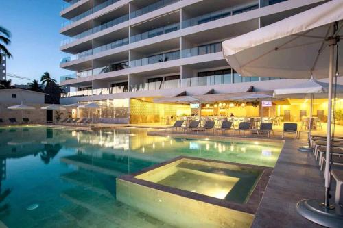4 Bedroom, Beach Front Flat Bucerias - Vallarta