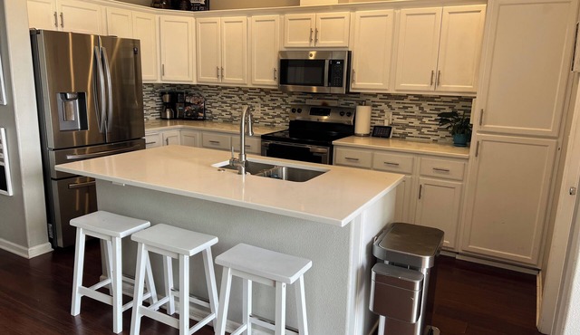 4 Bedroom with all the things! in Eugene