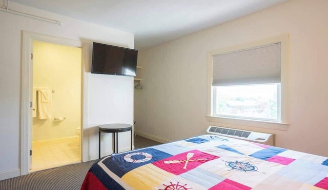 #4 | Comfy Room w/Queen-bed in Middletown