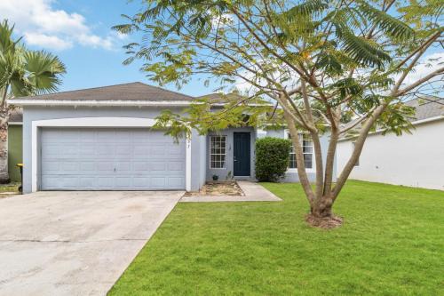 54 Pool Home Located In Sunset Ridge Community! in Davenport