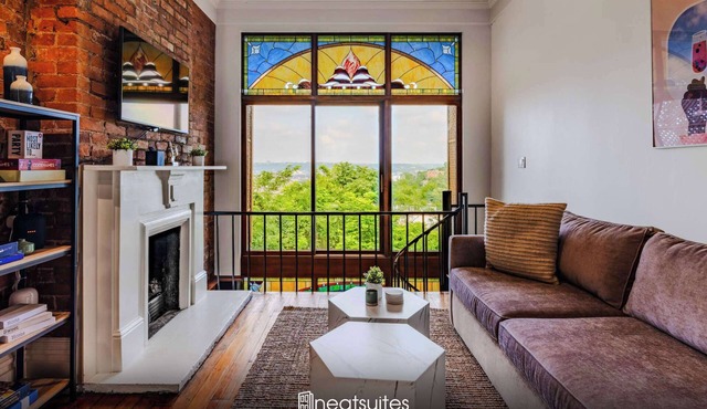 8 Min. walk to Monastery Event Center - Sleeps 11 in Cincinnati