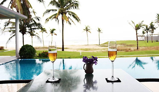 8BR Beachfront Villa For Luxury Holiday| Families|Large Group|Beach Resort