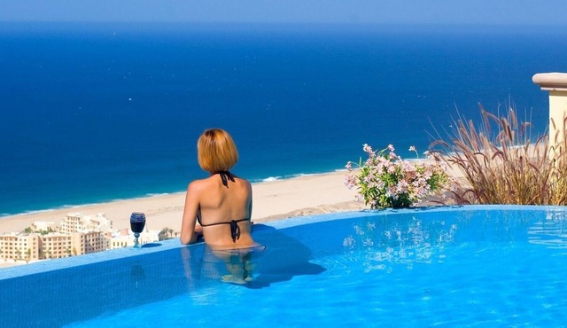 A first-class vacation you'll never forget never regret. Beauty, comfort, fun in Cabo San Lucas