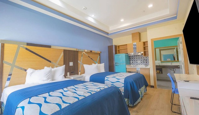 Accommodating Villa for Families, Close to Local Attractions - 4 Rooms! in Houston