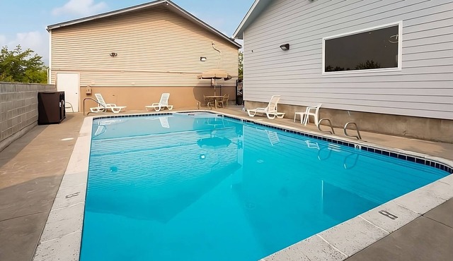 Adventure Awaits! 4 Family-Friendly Units. Close to Performing Arts Center! in Grants Pass