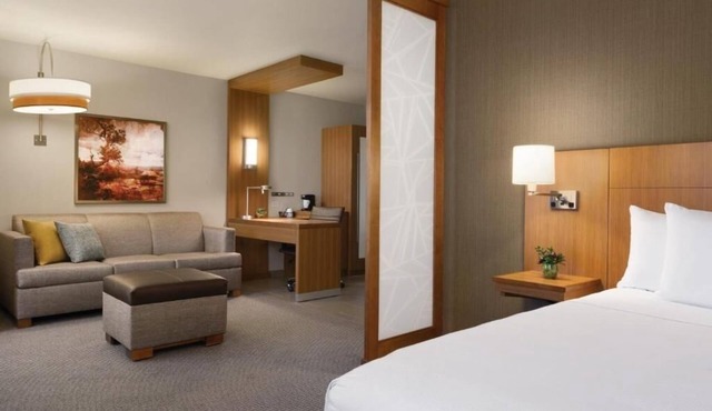 Adventure Awaits! Relax in Comfort Near Horseshoe Bend | Breakfast Included in Page