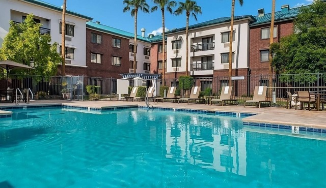 Affordability Meets Comfort! Two Relaxing Units, Swimming Pool, Pet-friendly! in Tempe