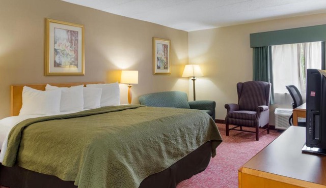 All Seasons Inn & Suites Smithfield Providence in Smithfield