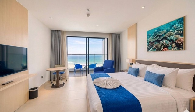 Arena Cam Ranh Beachfront Condotel