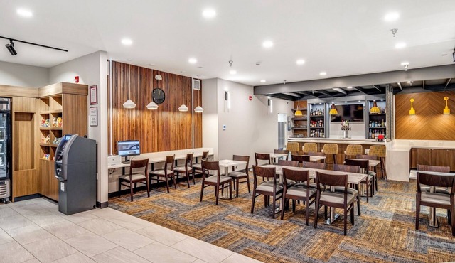 Aspen Suites Anchorage Downtown King Room in Anchorage