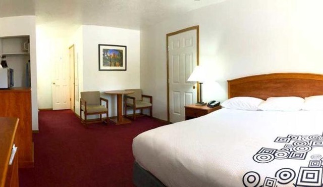 Austin's Chuckwagon Motel in Torrey