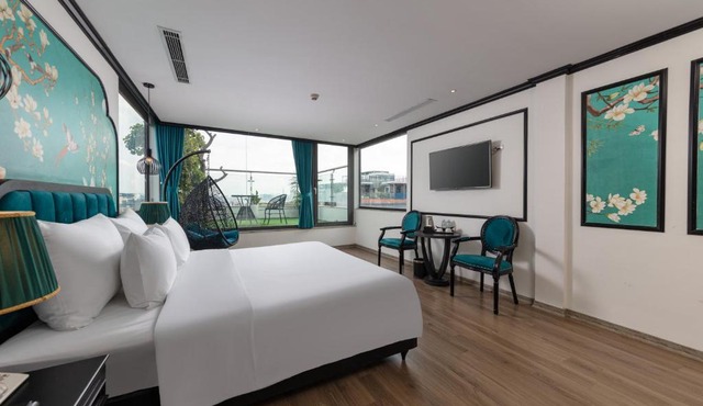 Azen Lakeside Hotel & Travel