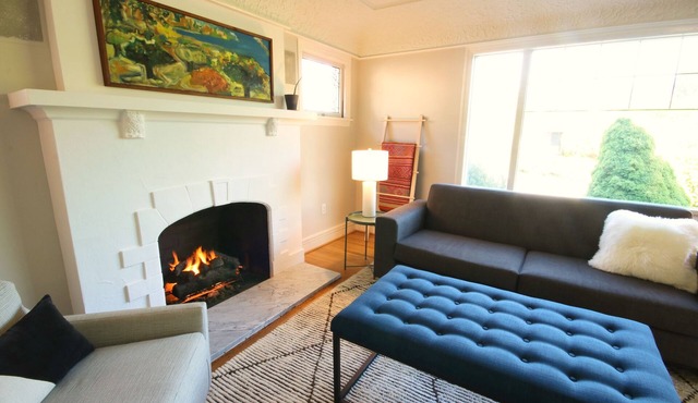 Ballard Brick Tudor A/C Dog-Friendly in Seattle