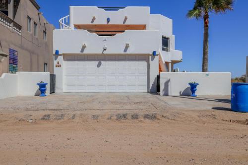 Beach & Desert Oasis in Cedro