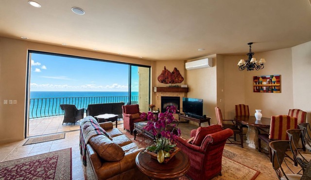 Beachfront 2BR Escape, Panoramic Views + Starlink in San Carlos, Sonora. in San Carlos