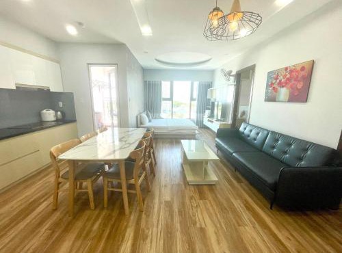 Beachfront Hon Chong Nha Trang Apartment