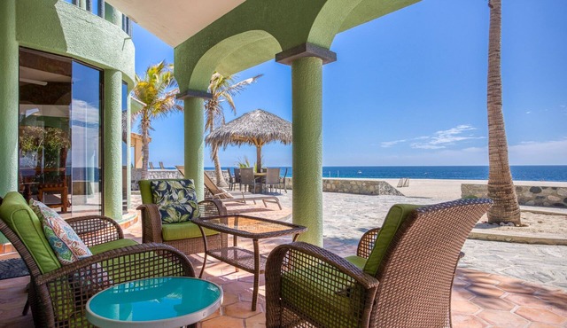 BEACHFRONT HOUSE LOS BARRILES - Prime location - Two blocks from restaurants in Los Barriles