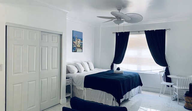 Beachfront Oasis Ocean Drive JACUZZI ; Recently Renovated! in Miami Beach