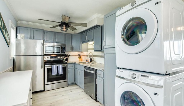 Beachfront Property - Private Walkover to Sand in Surfside Beach