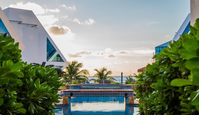 Beachfront Puerto Morelos Condo, Ground Floor, Pool, Rooftop Views, Walk to Town in Puerto Morelos