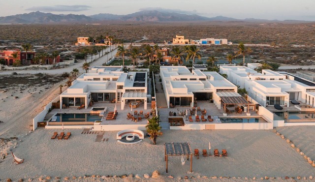 Beautiful Beachfront Villa in La Ribera