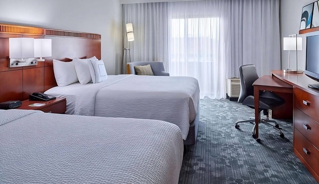 Best Value, Quality Stay! Pets Allowed, Indoor Pool, Near Bumblebee Ruins in Indianapolis