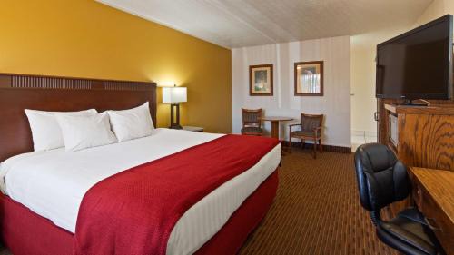 Best Western Paradise Inn & Resort in Fillmore