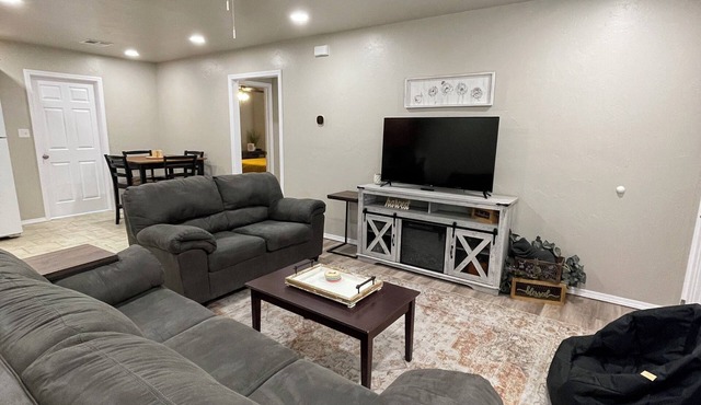 Bewitching and Clean- 2 Bedroom Duplex in Ada