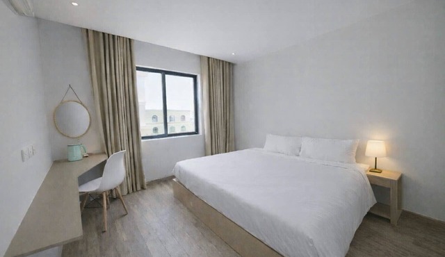 BigLand Waterfront Hotel