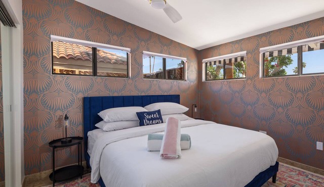 Bowie Suite · Palm Springs Pool, Hot Tub, Kitchen in Palm Springs