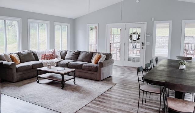 Bright and Spacious Maple Fork in Mt Hope