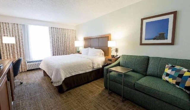 Bright & Comfortable Room w/Cloud Nine Bed–Minutes from Boca Attractions in Boca Raton