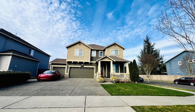BRIGHT & SPACIOUS MODERN HOUSE WITH GORGEOUS LANDSCAPE + AC SEATTLE-KENT in Kent