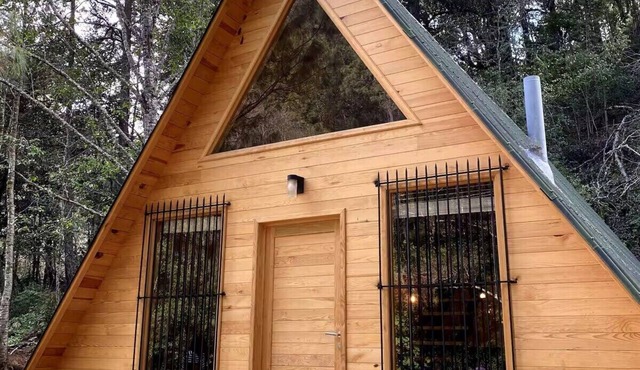 Cabaña Río Bonito: en el Bosque con Río y Chimenea